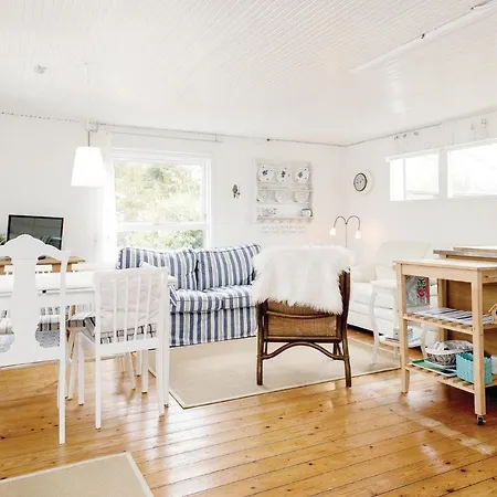 Feriehus Three-bedroom Holiday In Hadsund Nørre Hurup