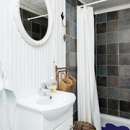Three-bedroom Holiday In Hadsund Feriehus